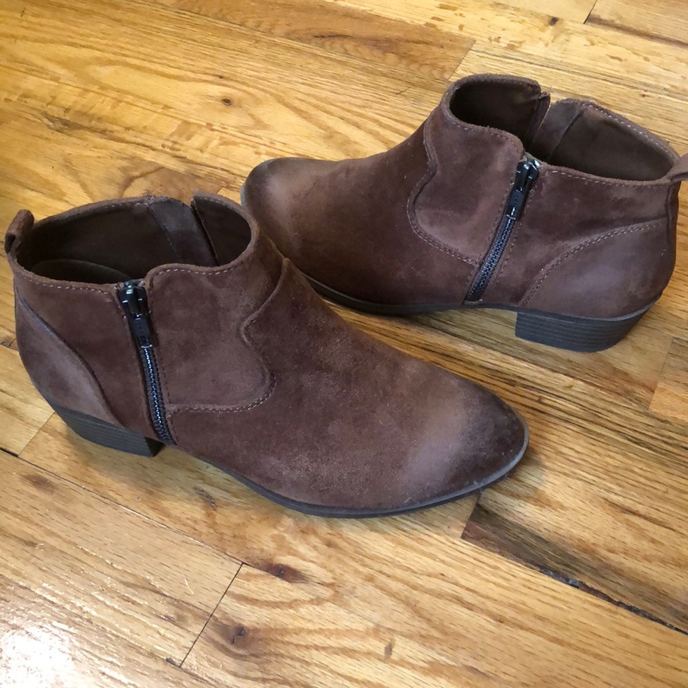 SO suede brown ankle booties